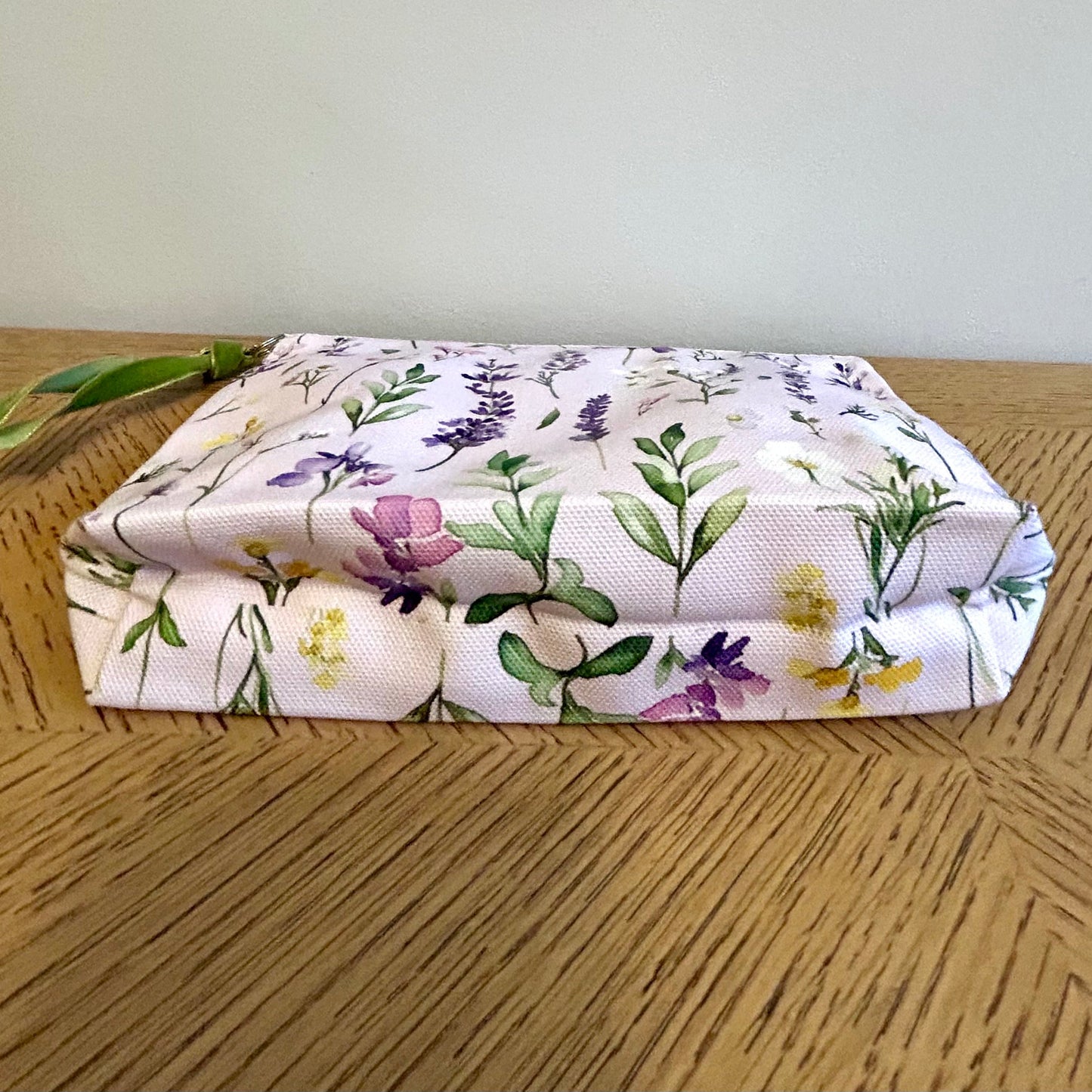 Toiletry bag in lavender print | made in UK