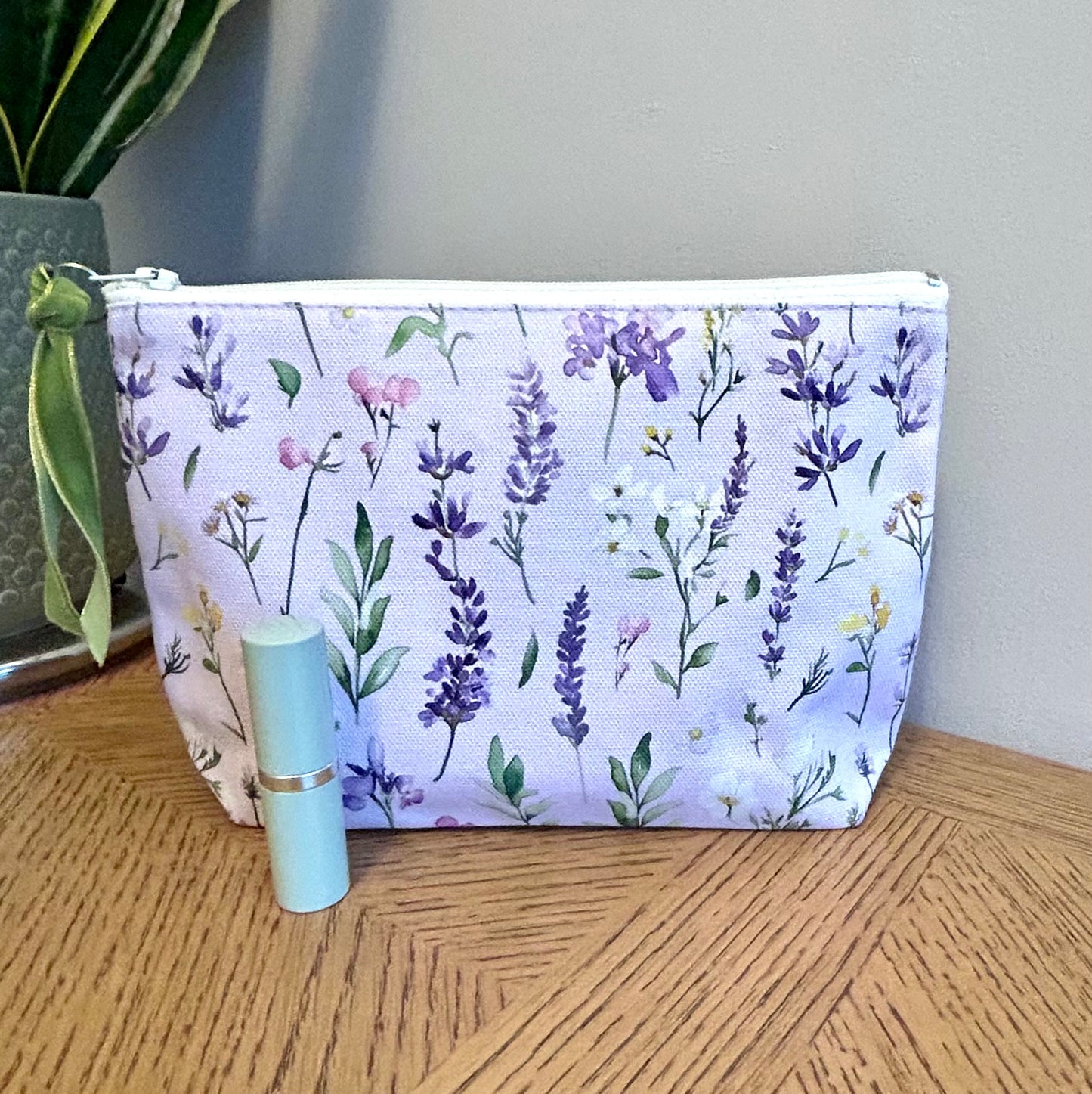 Toiletry bag in lavender print | made in UK